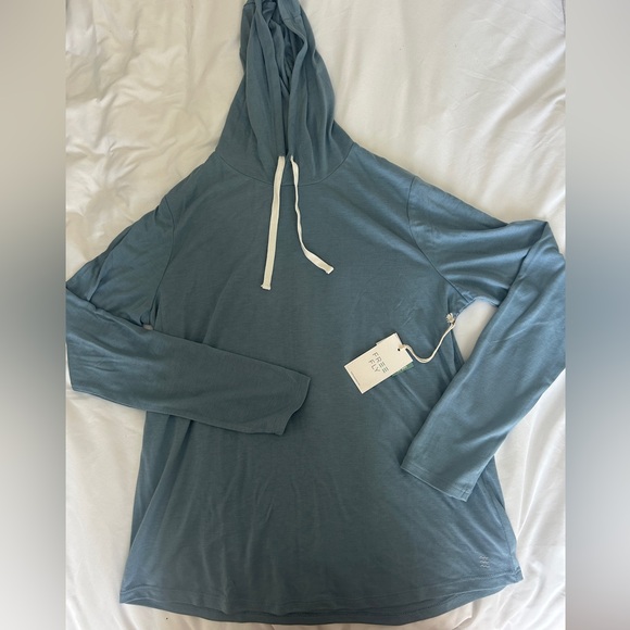Freefly apparel women’s lightweight shore hoody size medium. Color: blue fog - Picture 2 of 6